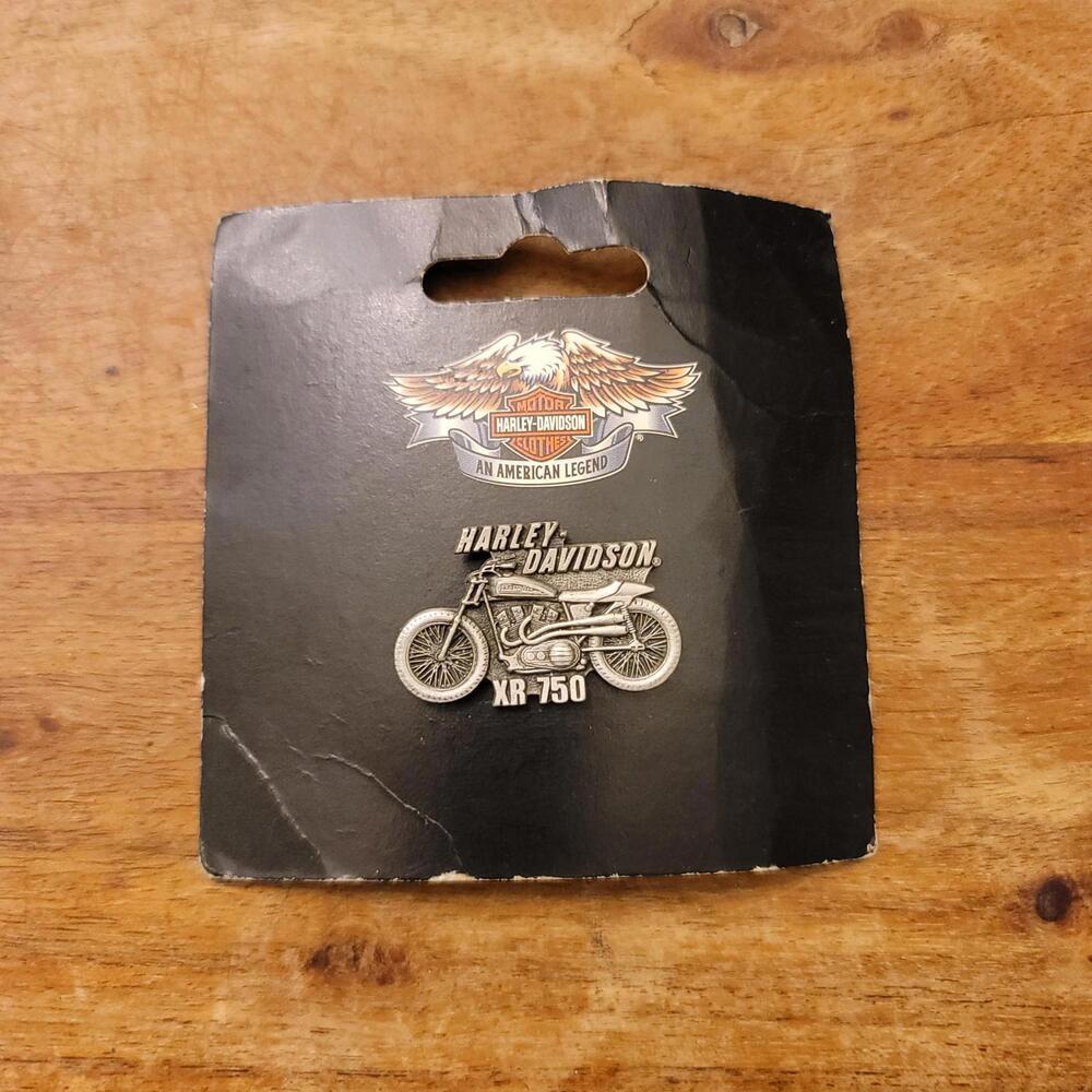 NEW  VTG Harley Davidson XR 750 MOTORCYCLE METAL LAPEL PIN VEST PINBACK
